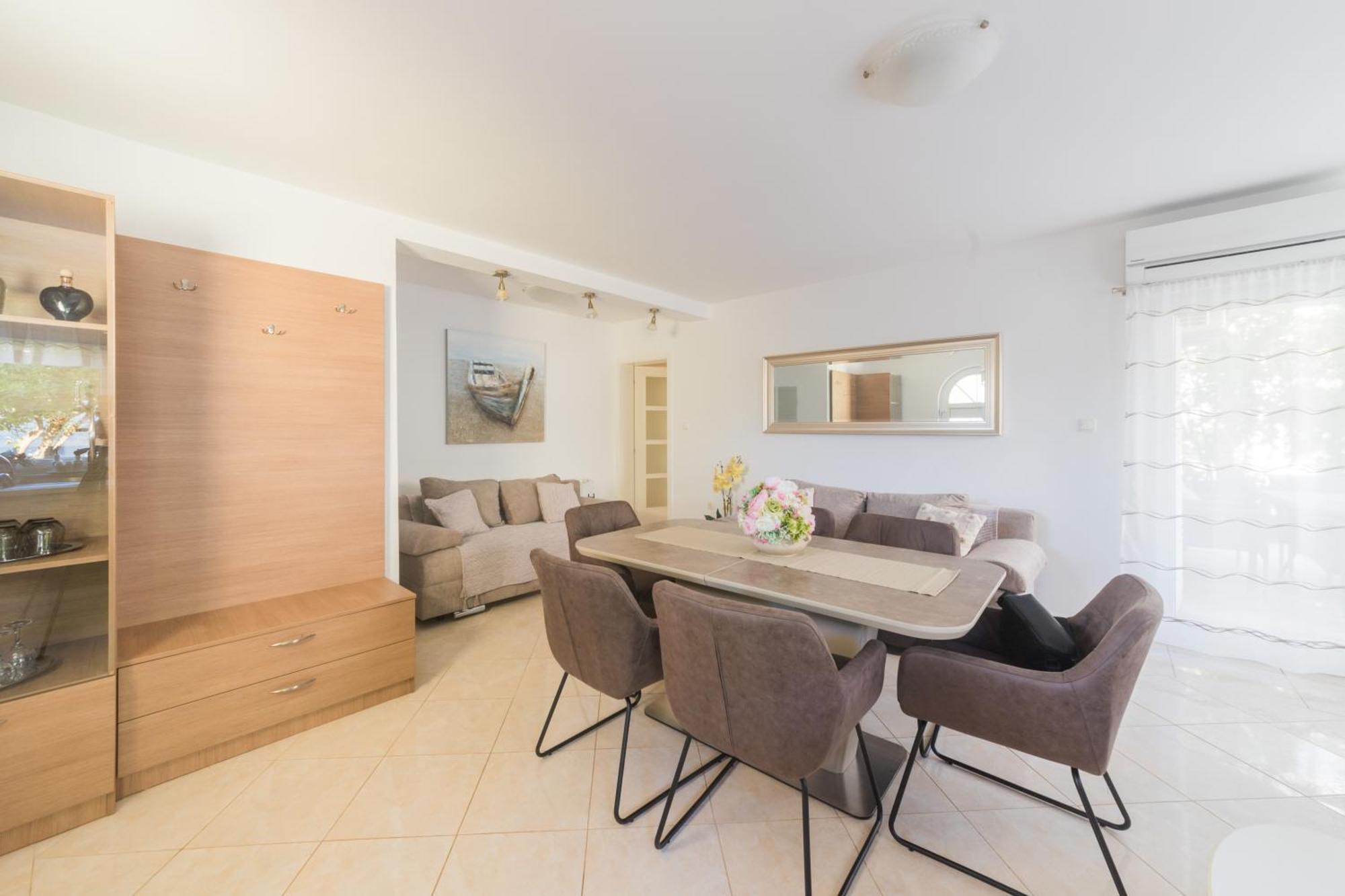Apartmani Lenka Ugljan Quarto foto